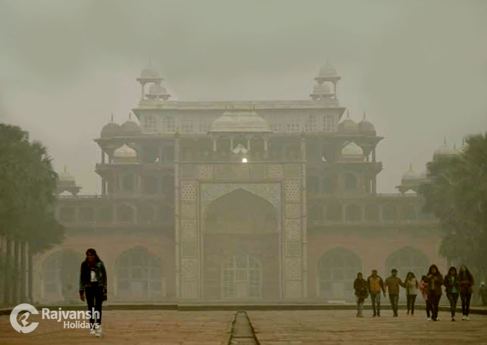 Akbar's Tomb, Rajvansh Holidays