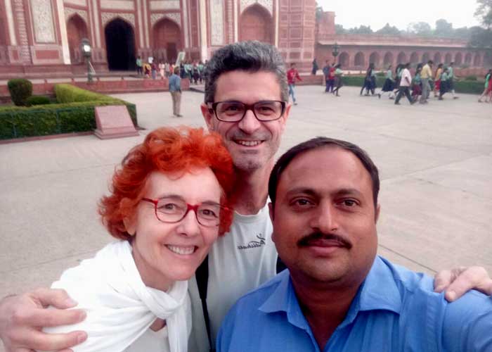 Taj Mahal Tour Guide - Travelers Gallery