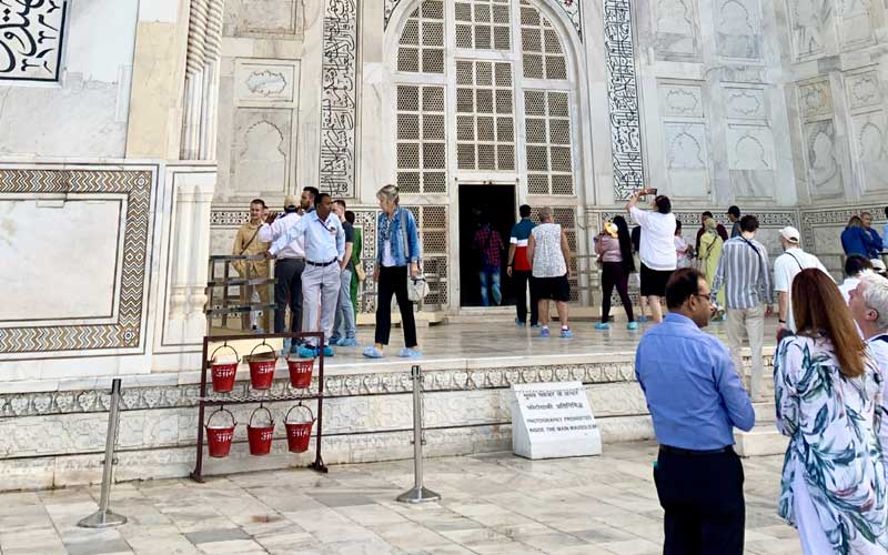 Agra Same Day Tour by Gatimaan Express Train from Delhi