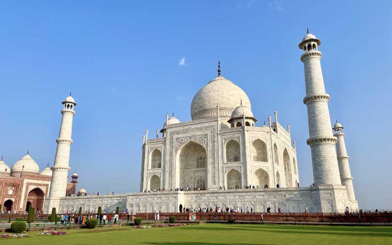 Experience Taj Mahal Tour by Helicopter from Delhi